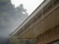 4 Tips for Safely Pressure Washing Your Gutters