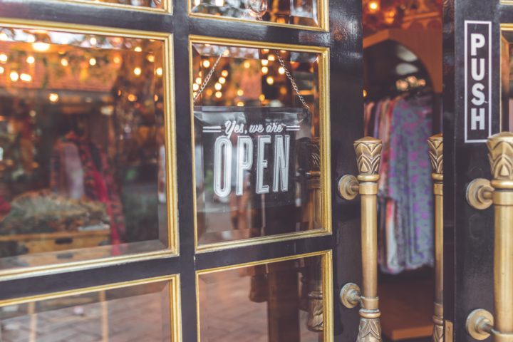 5 Benefits of Having an Automatic Door for Your Business