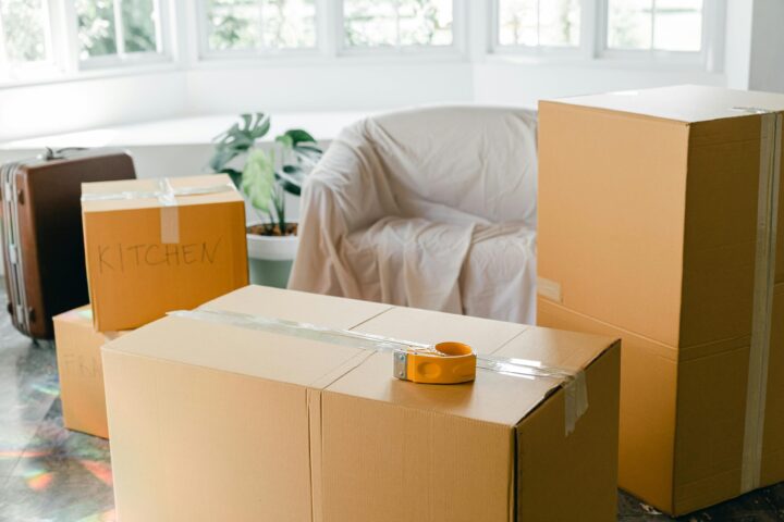 The Benefits of Renting a Storage Unit Before, During, and After a Move