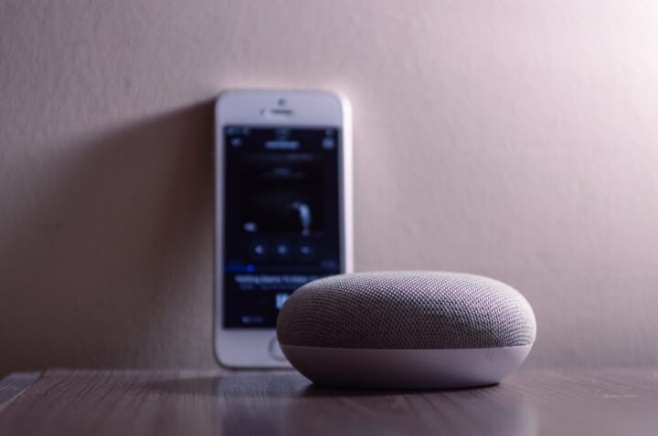 How to Seamlessly Blend Smart Tech and Decor When Styling Your Home for Sale