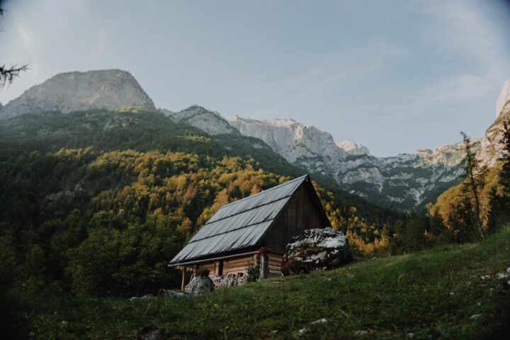 Off-Grid Cabin Setup Starts Beneath Your Feet
